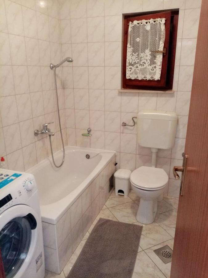 Park Apartment Pridraga Bagian luar foto